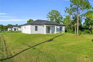 2911 37th St W, Lehigh Acres, FL 33971 - Photo 4