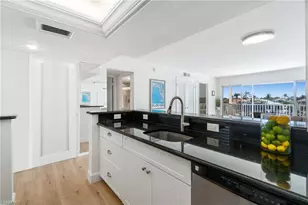 300 Park Shore Dr, Naples, FL 34103 - Photo 4