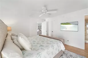 300 Park Shore Dr, Naples, FL 34103 - Photo 16