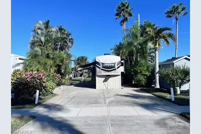1687 Diamond Lake Cir, Naples, FL 34114 - Photo 2