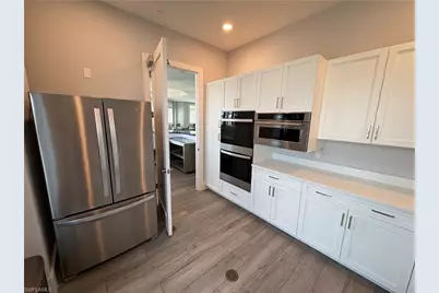 891 10th St S, Naples, FL 34102 - Photo 14