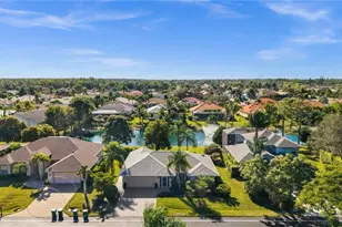 945 Moon Lake Dr, Naples, FL 34104 - Photo 2