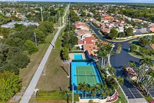 945 Moon Lake Dr, Naples, FL 34104 - Photo 38