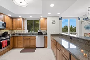2748 Tiburon Blvd E, Naples, FL 34109 - Photo 4