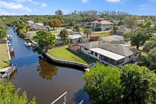 1013 Averly St, Fort Myers, FL 33919 - Photo 4