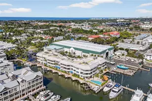 909 10th St S, Naples, FL 34102 - Photo 22