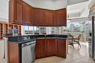 909 10th St S, Naples, FL 34102 - Photo 10