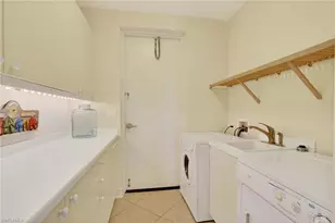 909 10th St S, Naples, FL 34102 - Photo 40