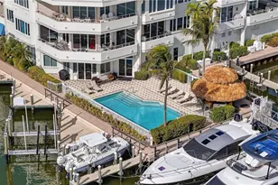 909 10th St S, Naples, FL 34102 - Photo 46