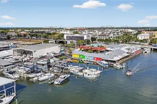 909 10th St S, Naples, FL 34102 - Photo 24