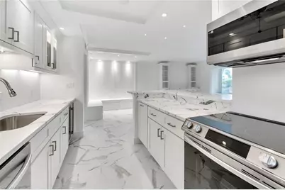 222 Harbour Dr #114, Naples, FL 34103 - Photo 6