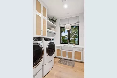 1990 7th St S, Naples, FL 34102 - Photo 34