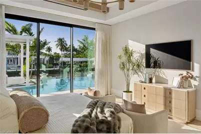 1990 7th St S, Naples, FL 34102 - Photo 18