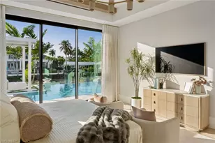 1990 7th St S, Naples, FL 34102 - Photo 18