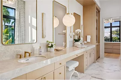 1990 7th St S, Naples, FL 34102 - Photo 20