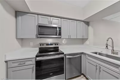 8423 Bernwood Cove Loop #405, Fort Myers, FL 33966 - Photo 4