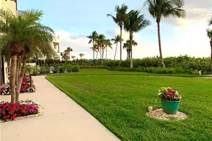 10475 Gulf Shore Dr, Naples, FL 34108 - Photo 36