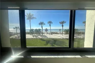 10475 Gulf Shore Dr, Naples, FL 34108 - Photo 22