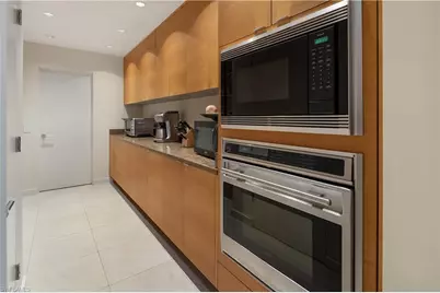 705 Shadow Lake Ln, Naples, FL 34108 - Photo 10