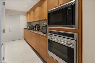 705 Shadow Lake Ln, Naples, FL 34108 - Photo 10