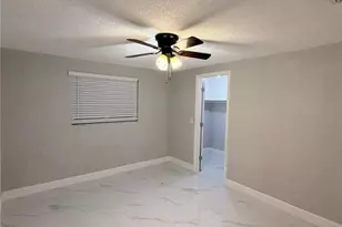 1015 Wilshire Dr, Fort Myers, FL 33919 - Photo 4