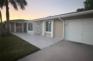 1015 Wilshire Dr, Fort Myers, FL 33919 - Photo 16
