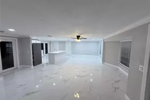 1015 Wilshire Dr, Fort Myers, FL 33919 - Photo 12