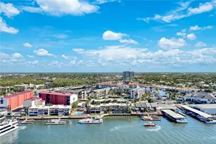 800 River Point Dr, Naples, FL 34102 - Photo 28