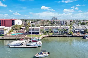 800 River Point Dr, Naples, FL 34102 - Photo 34