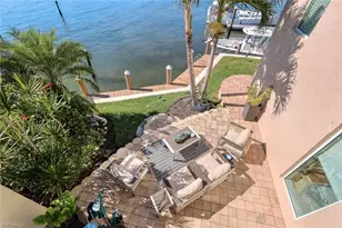 800 River Point Dr, Naples, FL 34102 - Photo 24