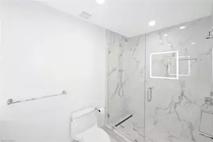 800 River Point Dr, Naples, FL 34102 - Photo 20