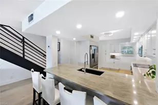 800 River Point Dr, Naples, FL 34102 - Photo 10