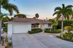 2737 Shoreview Dr, Naples, FL 34112 - Photo 36