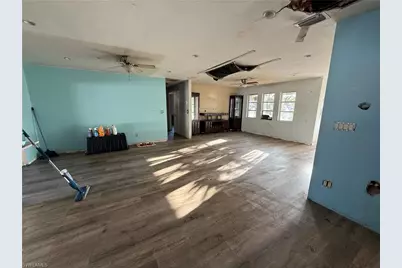 3713 SE 8th Ave, Cape Coral, FL 33904 - Photo 4