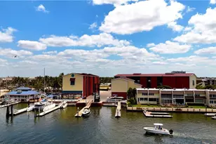 750 River Point Dr, Naples, FL 34102 - Photo 10