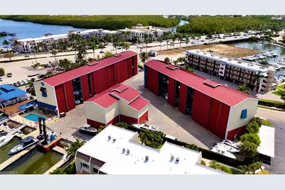 750 River Point Unit B3-19 Dr, Naples, FL 34102 - Photo 4