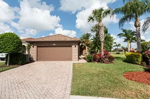 2258 Heydon Cir W, Naples, FL 34120 - Photo 2