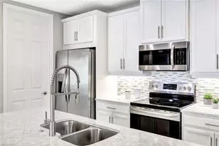 14863 Edgewater Cir, Naples, FL 34114 - Photo 2