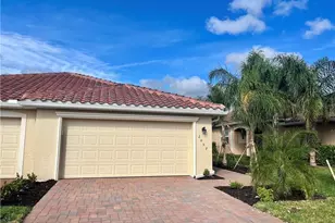 2057 Tamarron Ln, Naples, FL 34120 - Photo 10