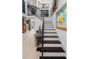 247 6th St N, Naples, FL 34102 - Photo 12