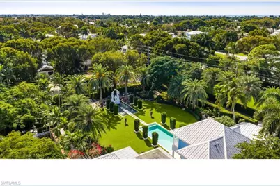 247 6th St N, Naples, FL 34102 - Photo 30