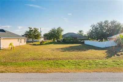 1501 NE 17th Pl, Cape Coral, FL 33909 - Photo 8