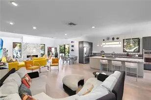 544 Tierra Mar Ln E, Naples, FL 34108 - Photo 4