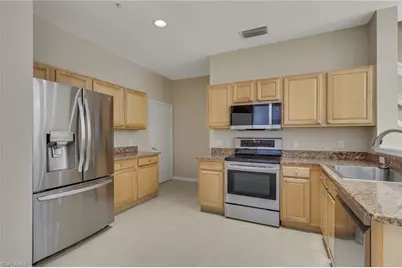 1180 Oxford Ln, Naples, FL 34105 - Photo 4