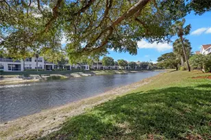 1180 Oxford Ln, Naples, FL 34105 - Photo 26