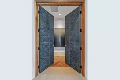 2243 Residence Cir, Naples, FL 34105 - Photo 12