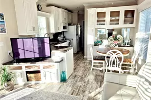 173 Redwood Ln, Naples, FL 34114 - Photo 8