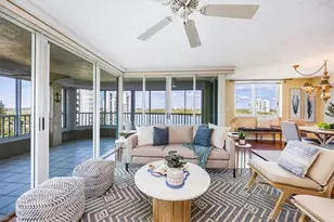 21 Bluebill Ave, Naples, FL 34108 - Photo 6