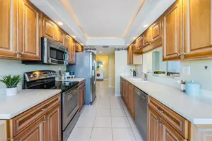 21 Bluebill Ave, Naples, FL 34108 - Photo 10