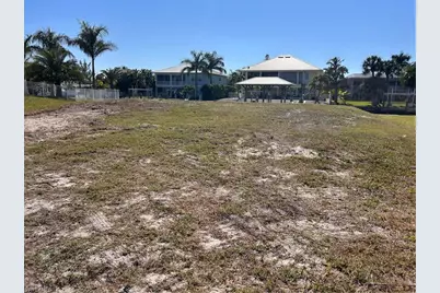 14 Pepita St, Fort Myers Beach, FL 33931 - Photo 2